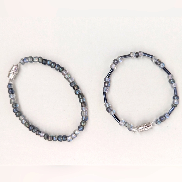 Two small beaded bracelets - Picture 1 of 1